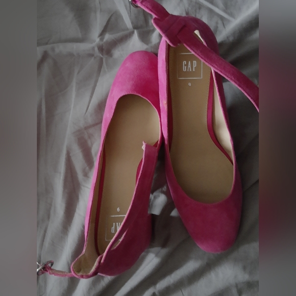 Pink suede pumps - Picture 4 of 4